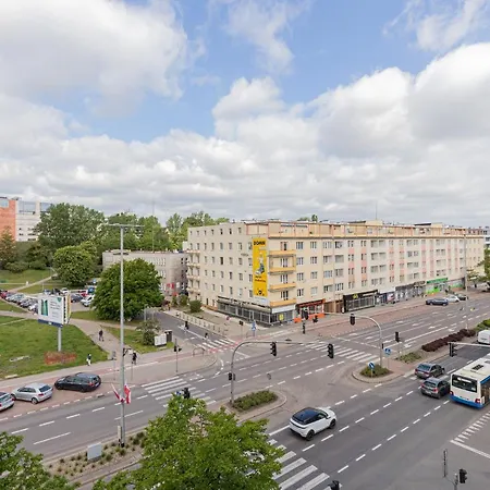 Marina Corner By Renters *