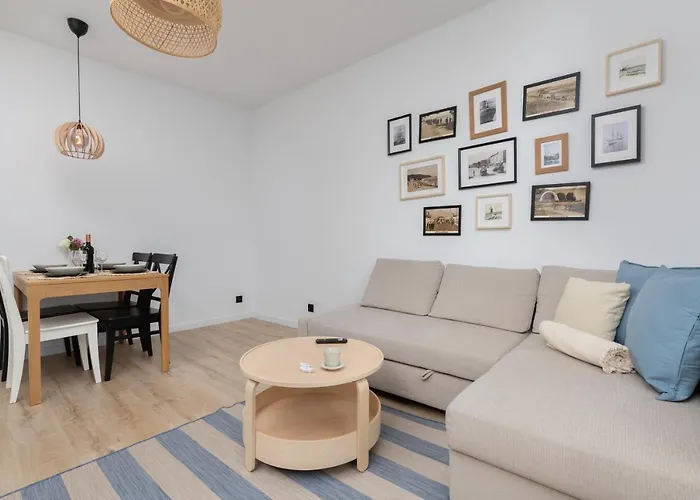 Marina Corner By Renters *