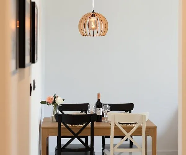 Marina Corner By Renters شقة *