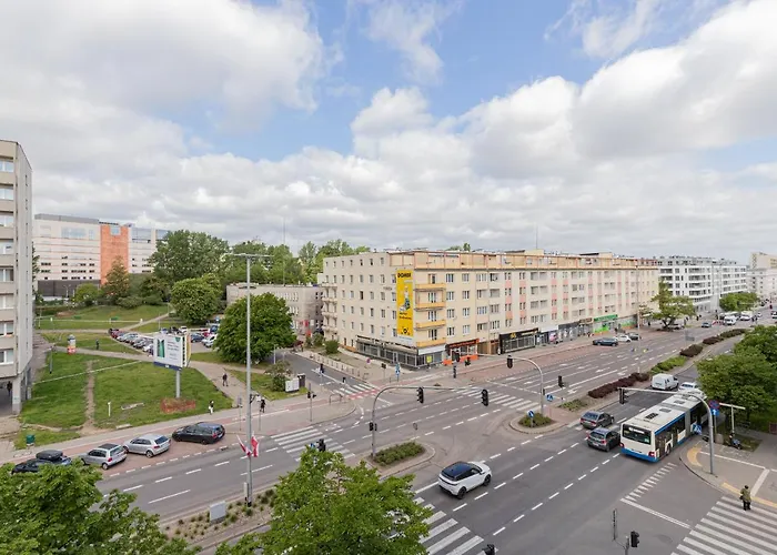 Marina Corner By Renters *