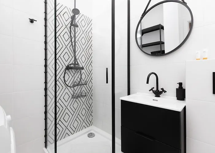 Marina Corner By Renters